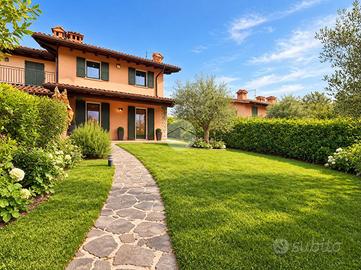 VILLA A SCHIERA A POLPENAZZE DEL GARDA