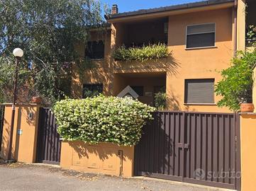 VILLA A SCHIERA A VELLETRI