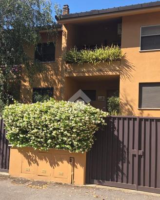 VILLA A SCHIERA A VELLETRI