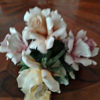 rose  in Capodimonte usate qualche scheggiatura us