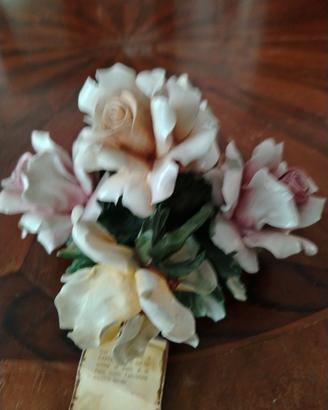 rose  in Capodimonte usate qualche scheggiatura us
