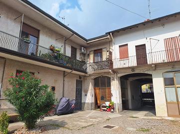 CASA DI CORTE A CASOREZZO