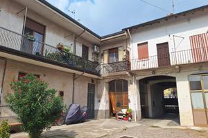 CASA DI CORTE A CASOREZZO