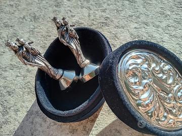 Scatola velluto e argento con Madonnine argento