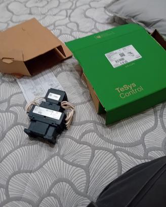 contattore schneider 