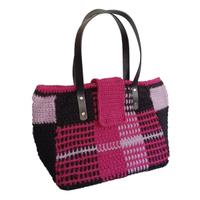 borsa grande  invernale nera rosa fucsia uncinetto
