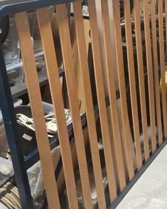 Doghe in legno con struttura in ferro