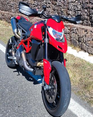 Hypermotard 950