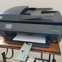 Stampante multifunzione HP + Cartuccia HP