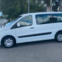 Fiat scudo 8 posti anno 2012