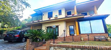 Villa o villino Amaroni [VF030VRG]