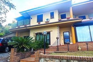 Villa o villino Amaroni [VF030VRG]