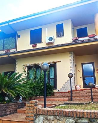 Villa o villino Amaroni [VF030VRG]
