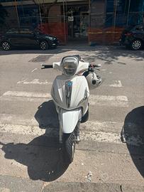 Beverly 125