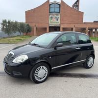 Lancia Ypsilon 1.3 MJT 75 CV Argento