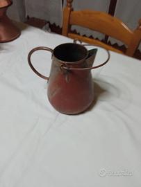 brocca in rame, vecchia