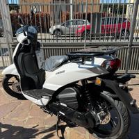 PEUGEOT KISBEE 125 DELIVEROO&PORTER