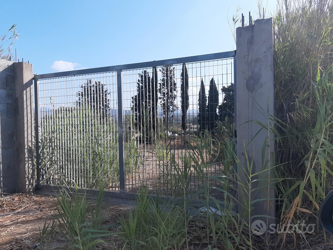 terreno recintato di un ettaro - Vista 2