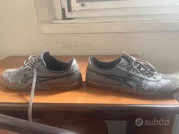 Onytsuka tiger num . 45 color grigio marchio nero