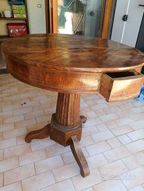 Tavolo rotondo antico in noce stile impero