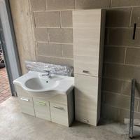 Mobile bagno con specchiera