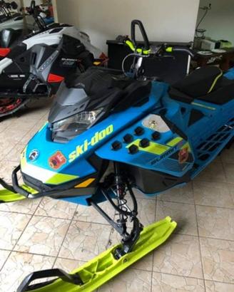 Skidoo Summit 850 Turbo