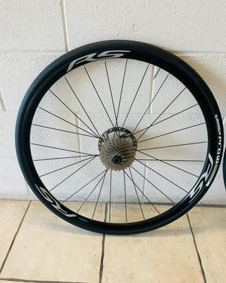 Cerchi per bici da corsa completi