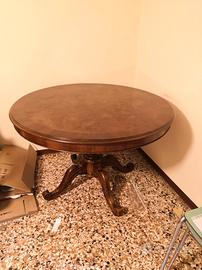 Sala da pranzo stile 800 in noce e radica