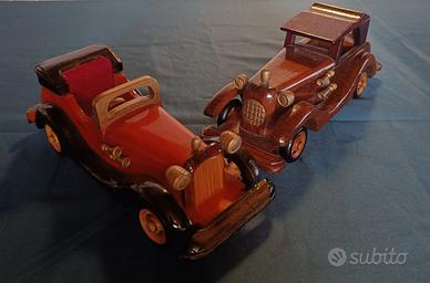 Auto d’epoca in legno vintage – 2 pezzi modellini 
