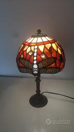 Lampada da tavolo stile Liberty / Tiffany