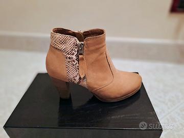 Stivaletti con tacco pitonato beige/marrone nr.36