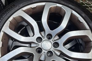 Gomme e cerchi 245 45 r20