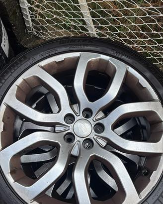 Gomme e cerchi 245 45 r20