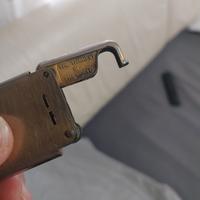 OLD VINTAGE ACCENDINO

IN METALLO DORATO, JOHN STE