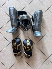 Venum Challenger Guantoni 14 oz ParatibieCaschetto