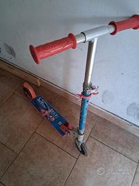 Monopattino spiderman 