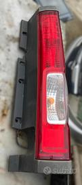 STOP FANALE POSTERIORE DESTRO RENAULT Trafic Furgo