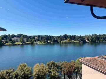 Centro, fronte fiume , quadrilocale di mq.150