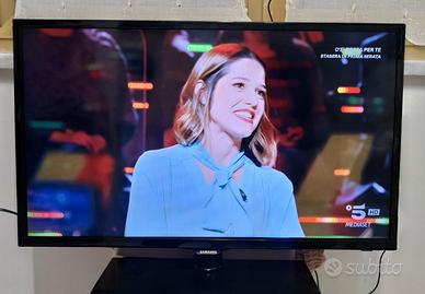 TV Samsung 32 pollici full hd con decoder T2.