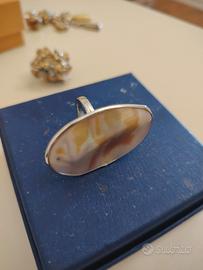 anello con grande madreperla timbro 925 