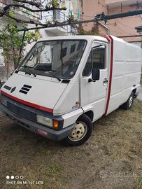 auto Renault Master 