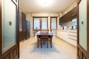 3 LOCALI A CASELLE TORINESE