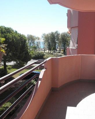 Bell'appartamento fronte mare