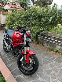 Ducati Monster 696 2012