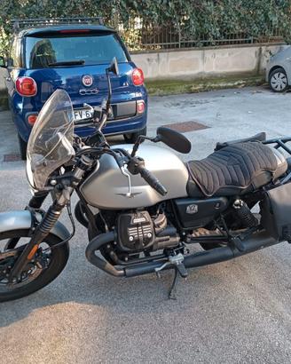 Moto Guzzi V7 Stone 2023 6.400 km