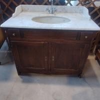 mobile da bagno con lavandino funzionante