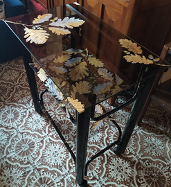 Carrello con ruote decorato a mano