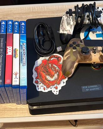 PlayStation 4 con 2 joystick e giochi
