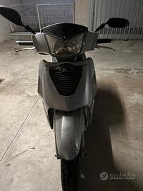 scooter unico proprietario con libretto