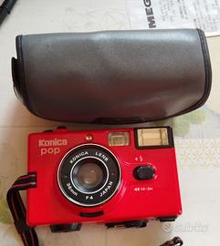 Macchina fotografica Konica Pop anni 80.